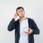 Se puede vender una casa con okupas en España